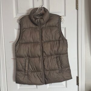 Heatkeep Taupe/Gray Down Puffer Vest - size Medium